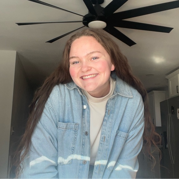 Meet your Posher, Chloe - Picture 1 of 1